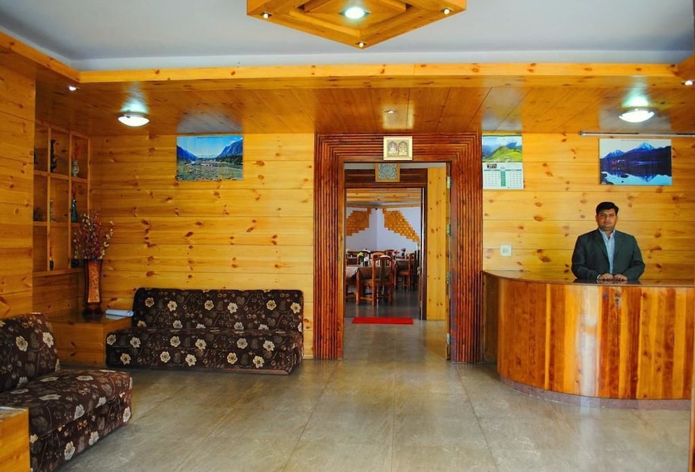 Oyo Premium Log Huts 10/34