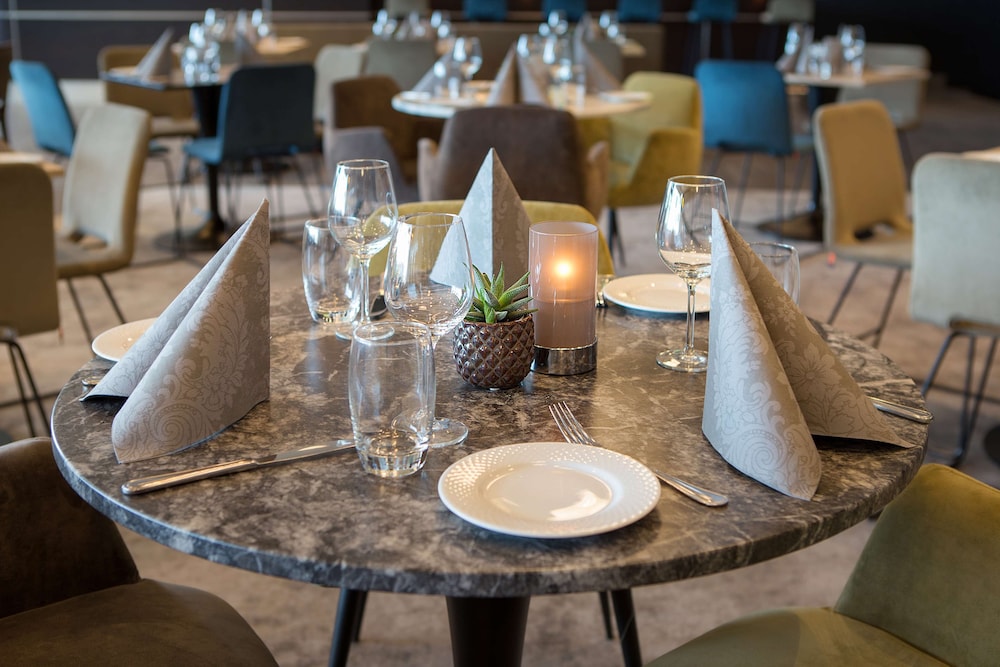 Park Inn By Radisson Oslo Airport Hotel West 41/75