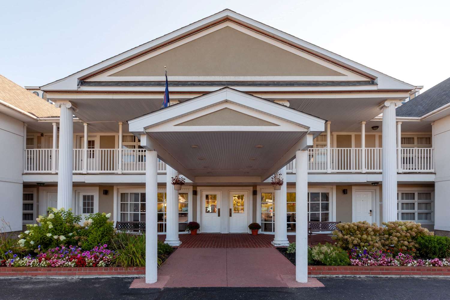 Baymont by Wyndham St. Ignace Lakefront 2/54