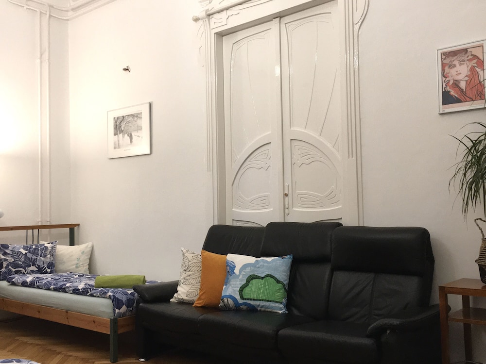 Gaia Hostel 35/50
