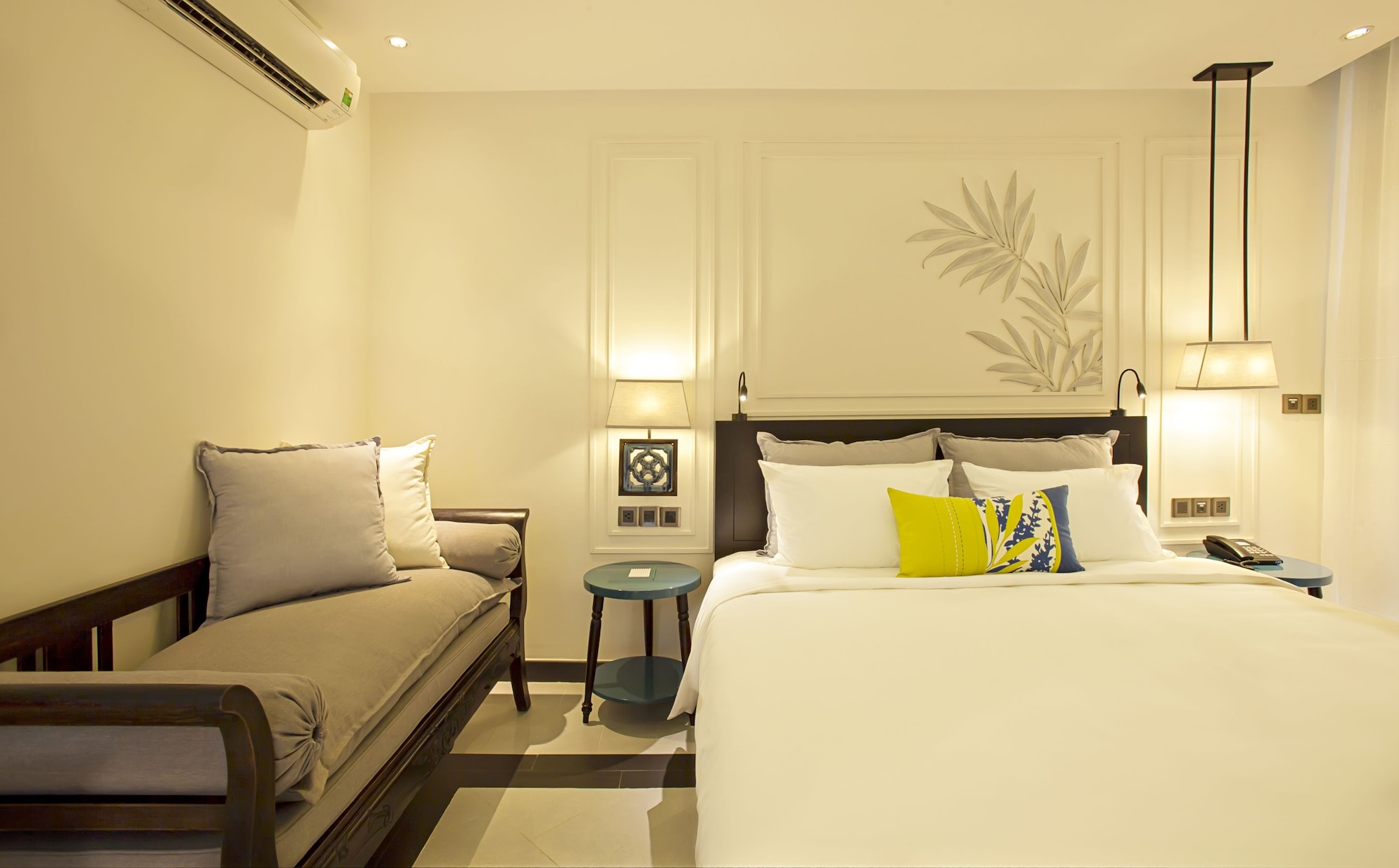 SUPERIOR, DOUBLE OR TWIN BED