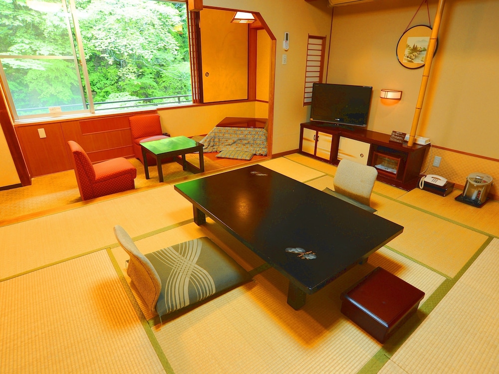 Shima Yamaguchikan 37/50