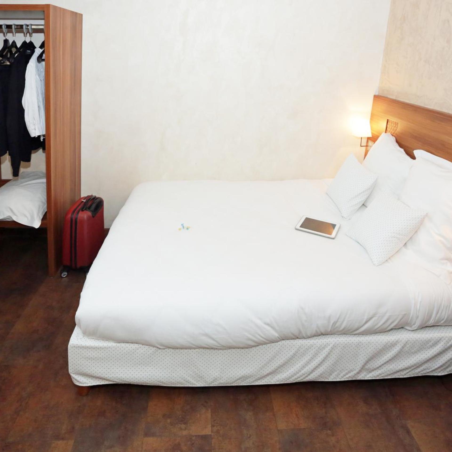 STANDARD, DOUBLE BED