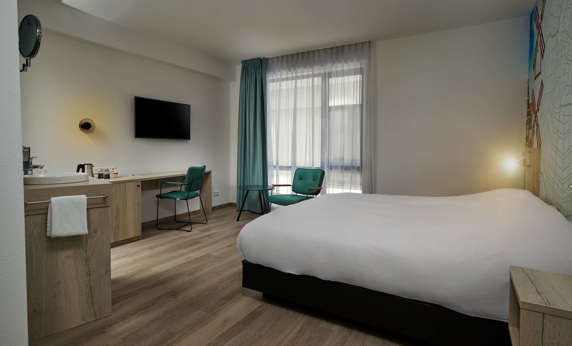 City, King Bed