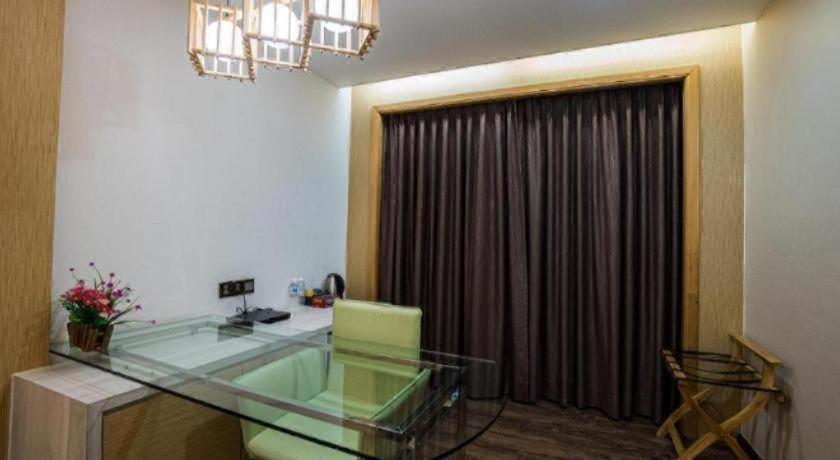 JC Mark Hotel 32/53
