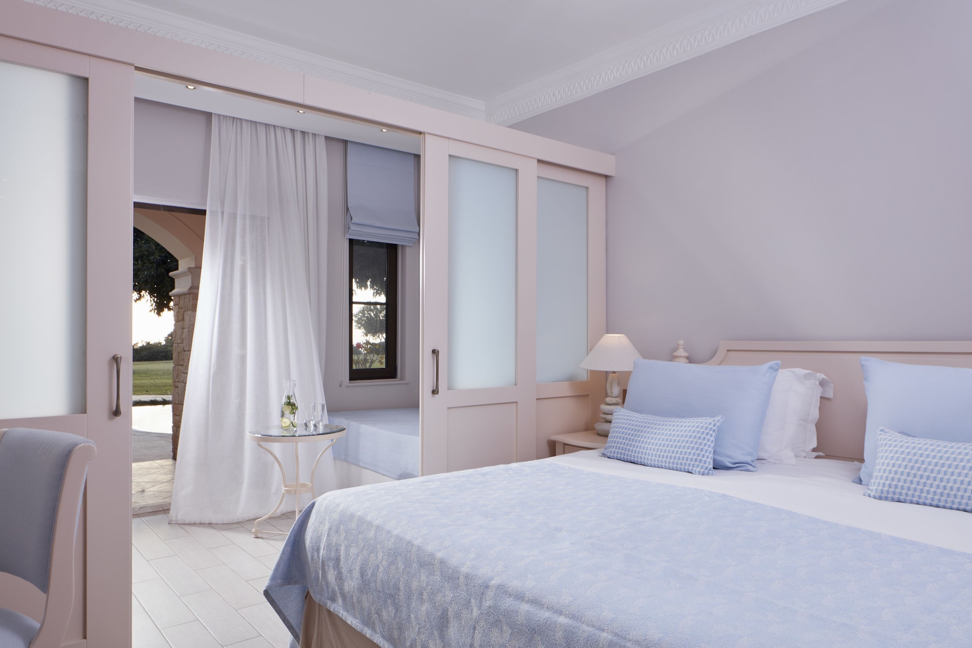FAMILY, DOUBLE BED, GOLF AND SEA VIEW, 2 SOFA