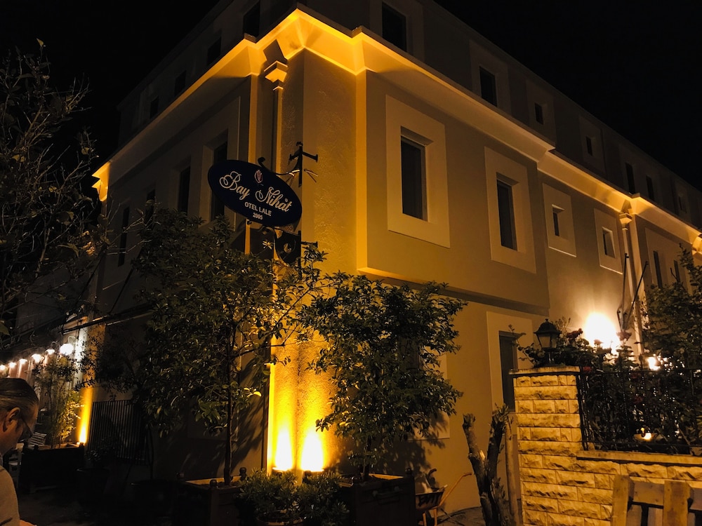 Bay Nihat Lale Hotel 6/41