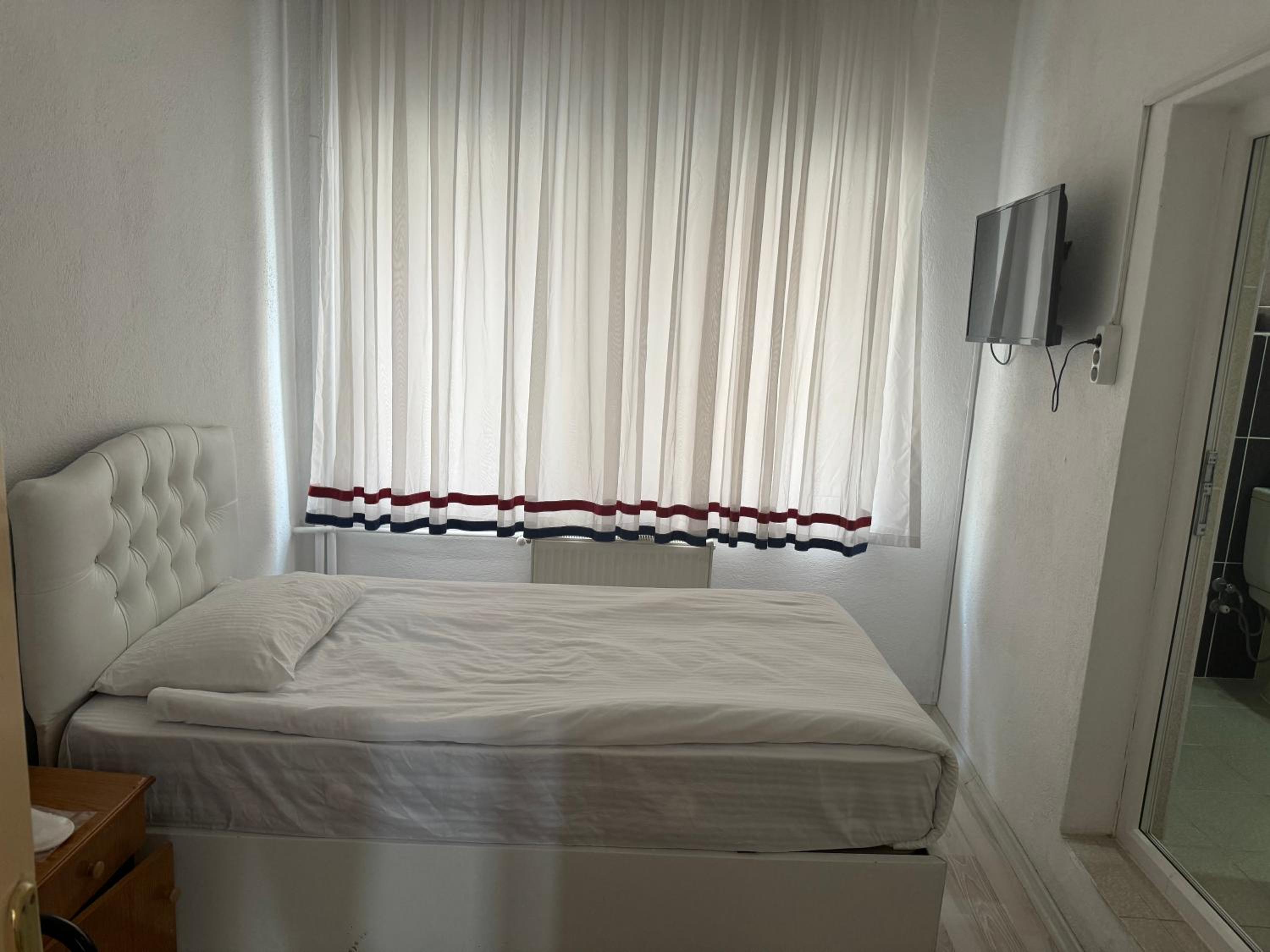 Gumus Hotel 25/50