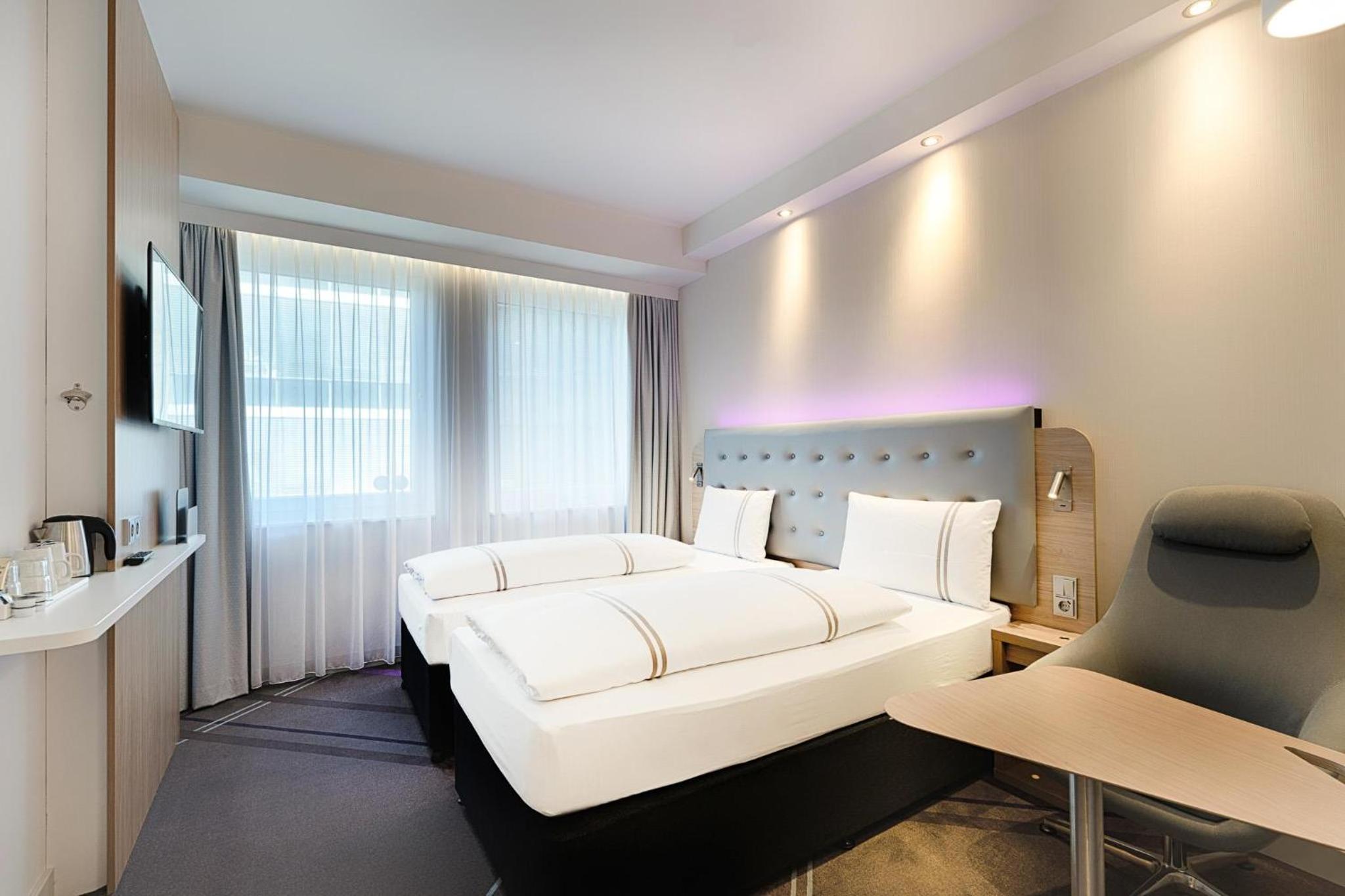 Room, Twin Beds
