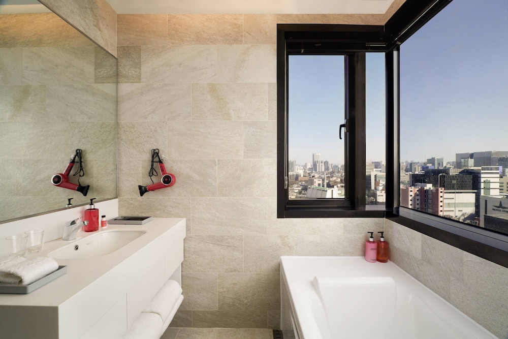 Moxy Seoul Insadong 54/55