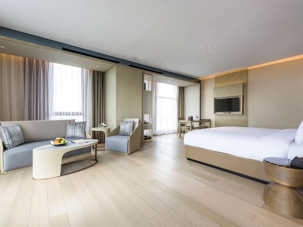 NOVOTEL SHANGHAI CLOVER 15/73