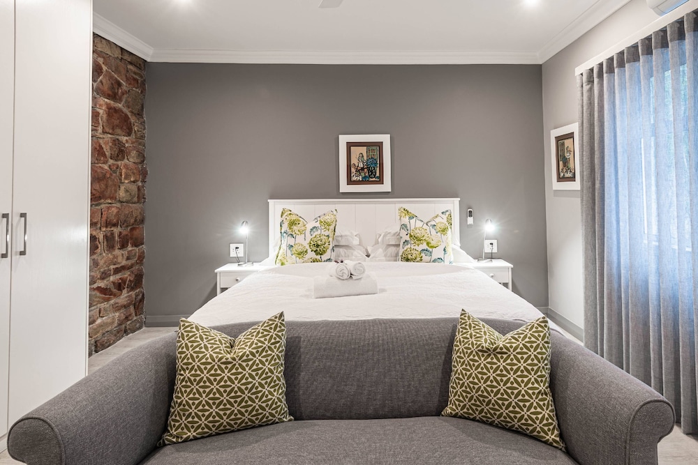 Whale Coast Ocean Villa 30/50