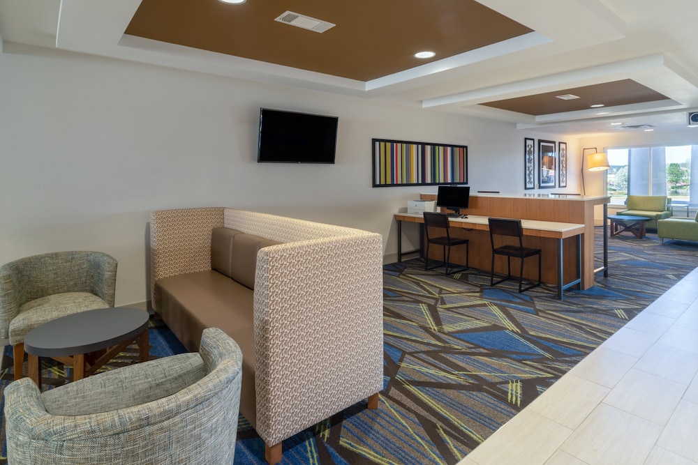 Holiday Inn Express Hotel Suites Talladega 30/34