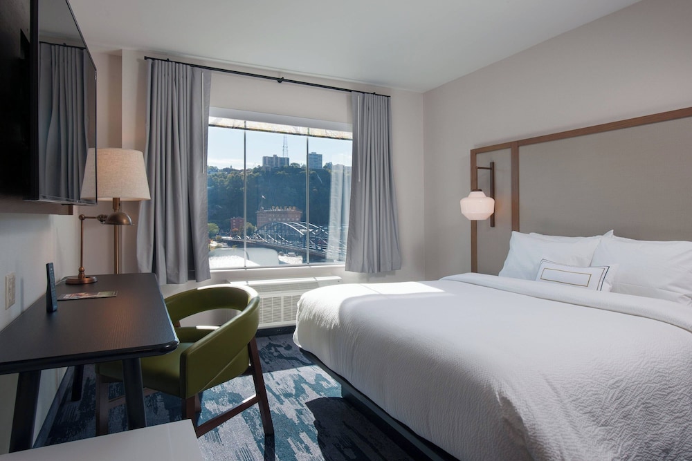 Room, King Bed, Water Front
