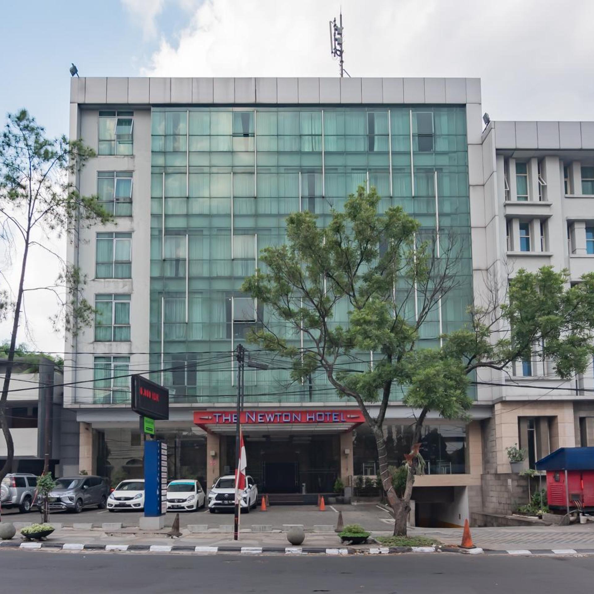 Urbanview Hotel Newton Riau Bandung 3/55