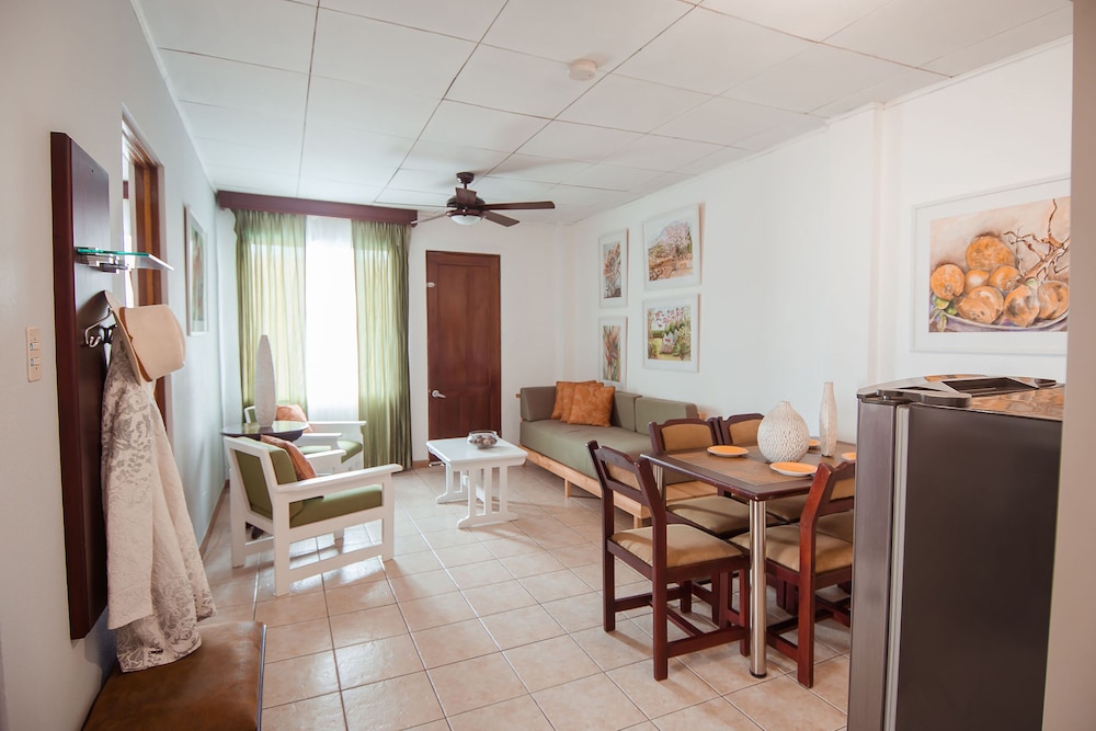 Hotel Suites And Apartments La Sabana 24/39