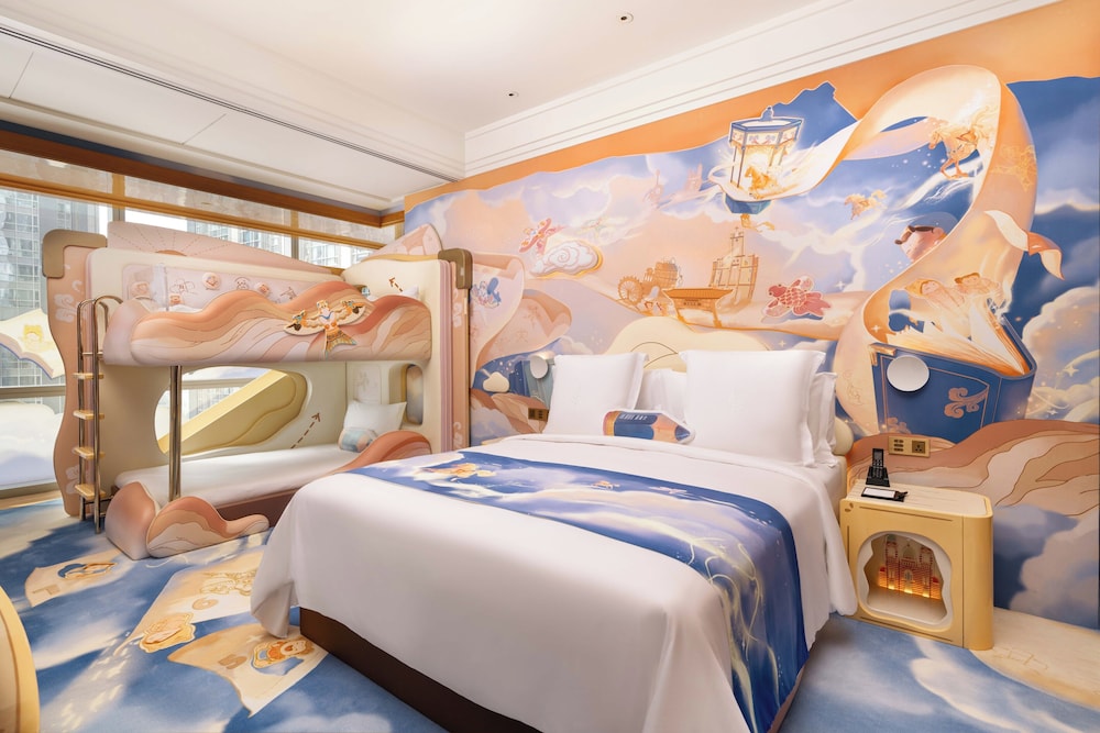 Theme, Family, King Bed