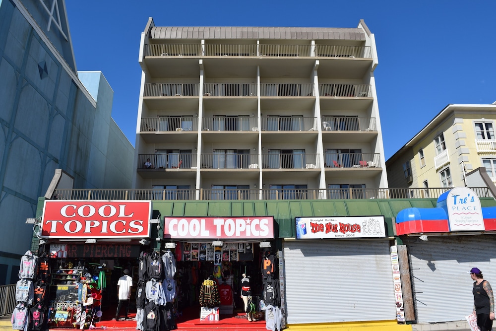 Boardwalk One 4/48