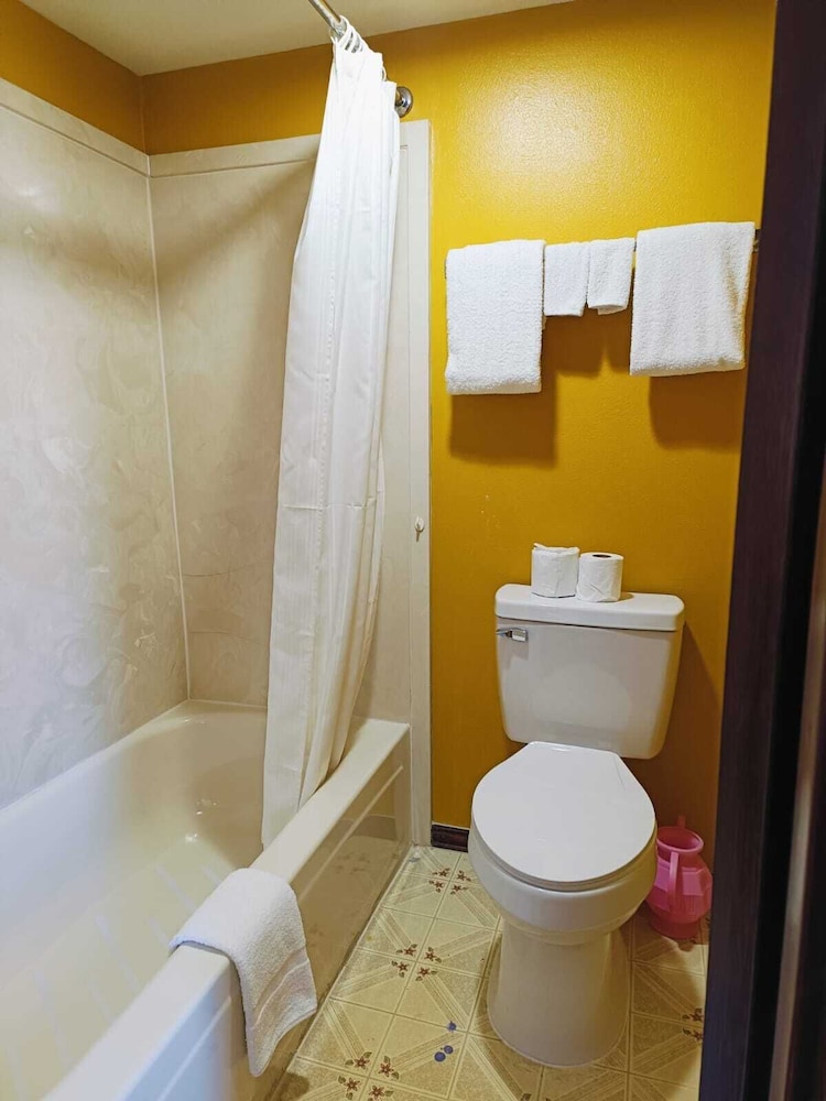 Victorian Inn 23/27