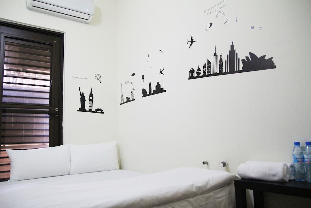 Starbox Hostel 15/25