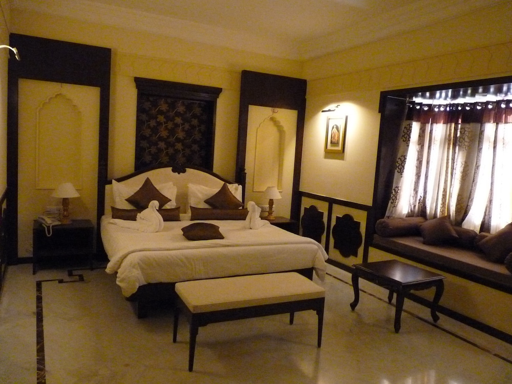Suite, Apartment