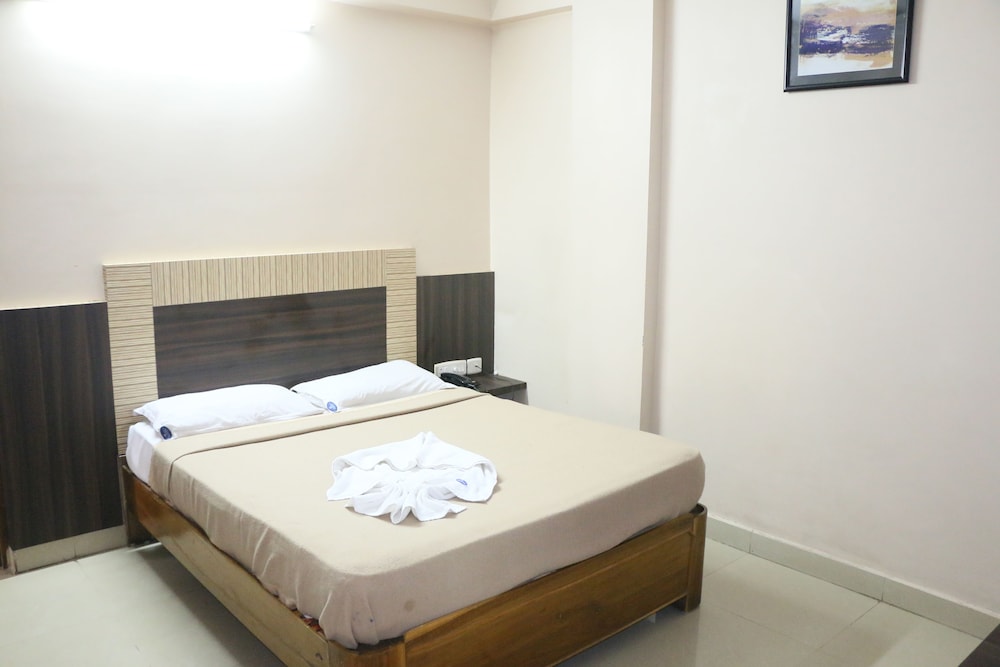 Hotel Akshaya 12/36