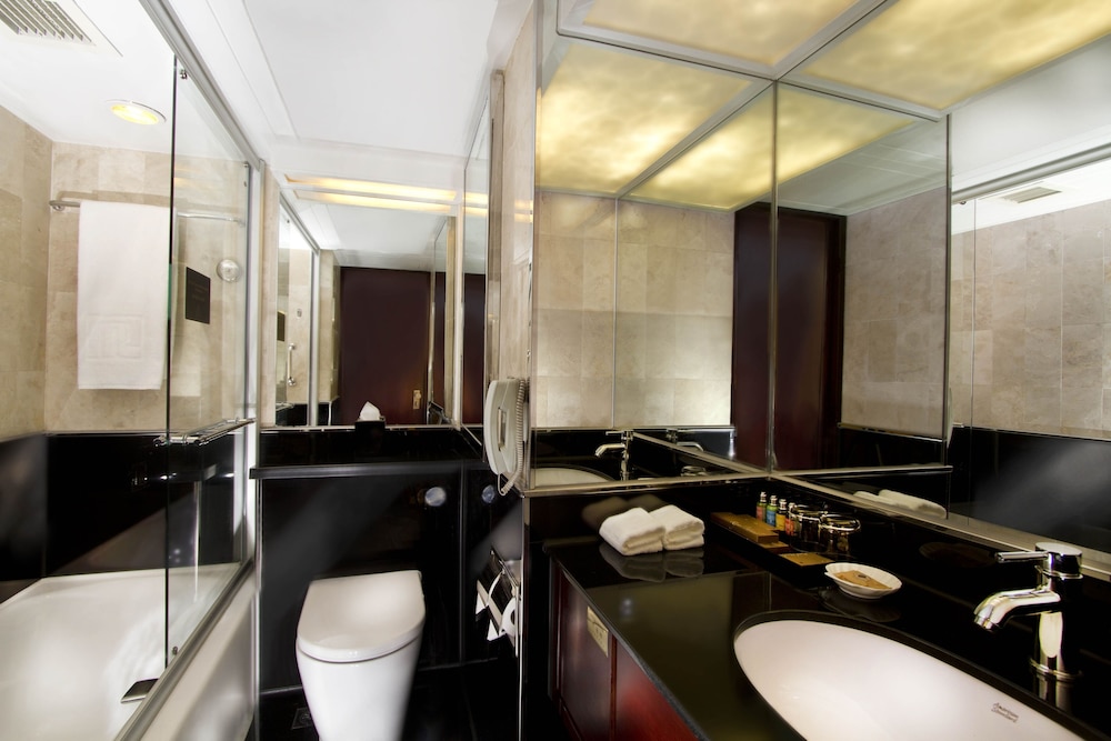 Regal Kowloon Hotel 50/50