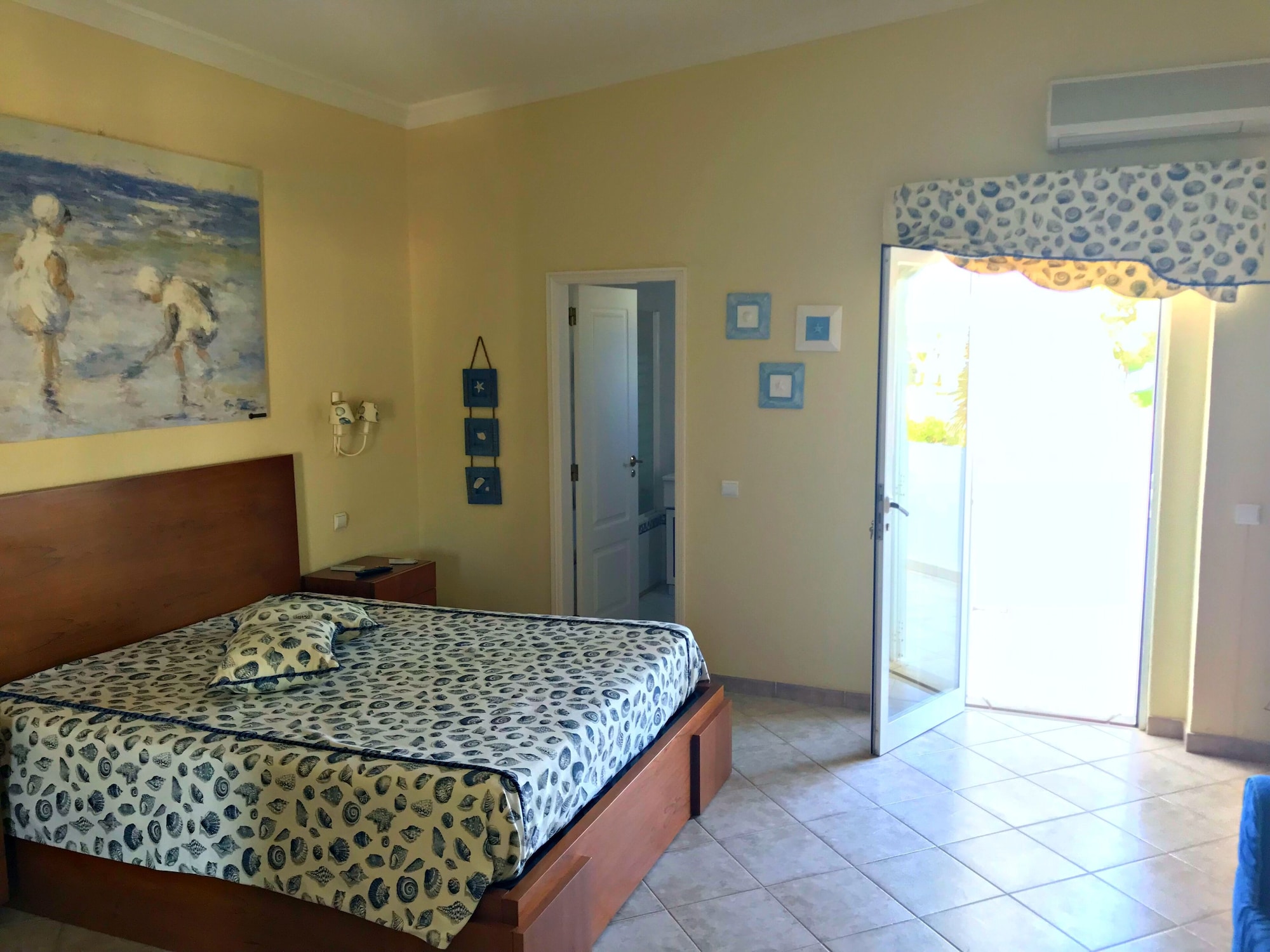 2 BEDROOMS, APARTMENT, SEA VIEW