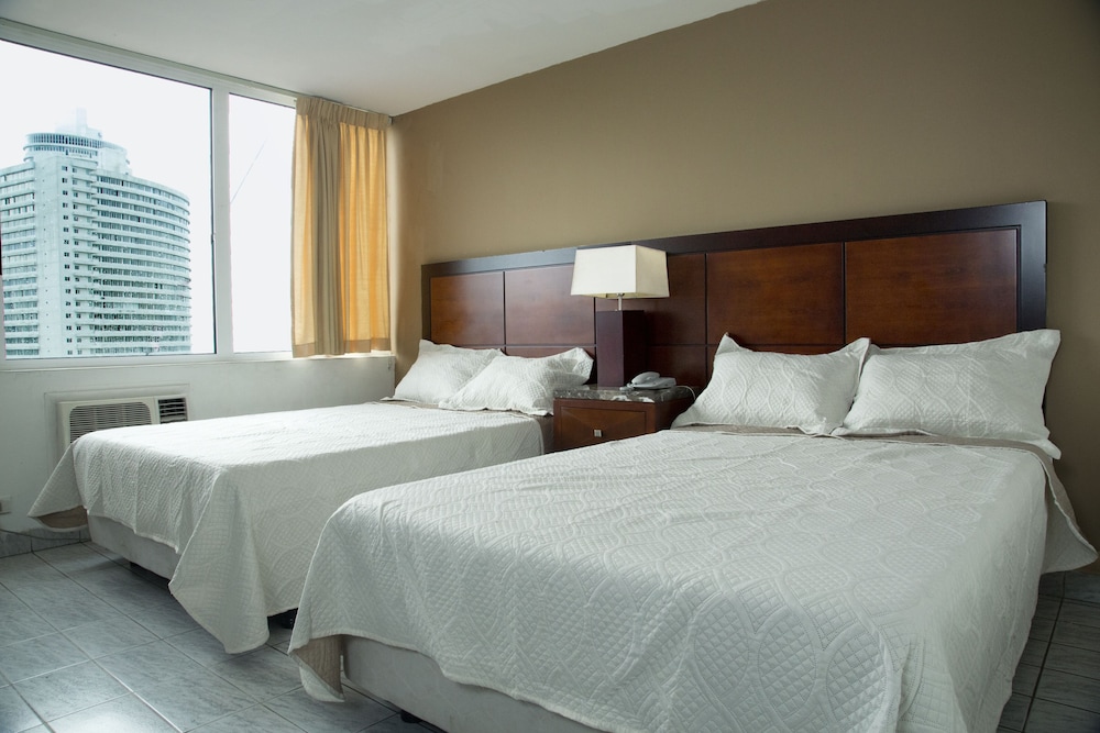 ROOM, TWIN BEDS