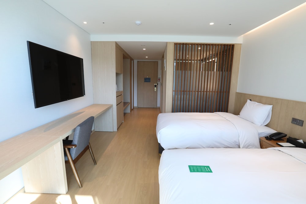 Hotel Arina 10/27
