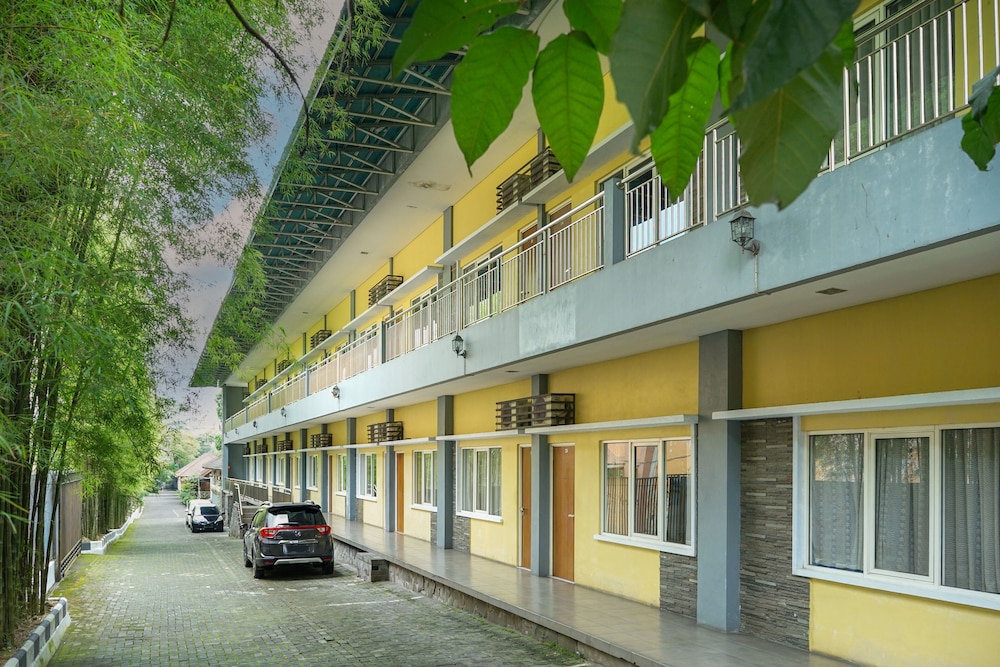Front One Resort Indraloka 37/50