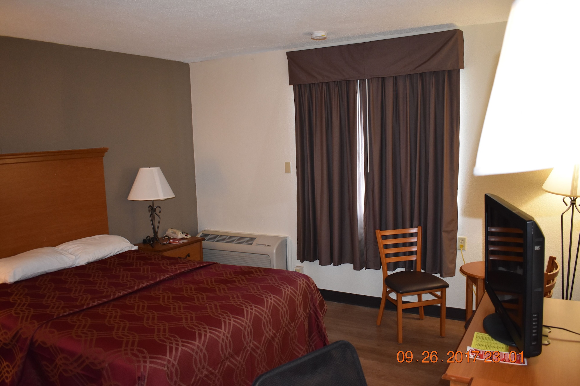 Economy, Single, Queen Bed
