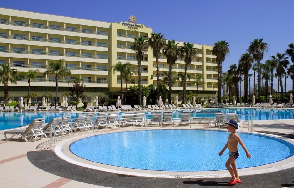 Presa Di Finica Hotel and Suites 46/50
