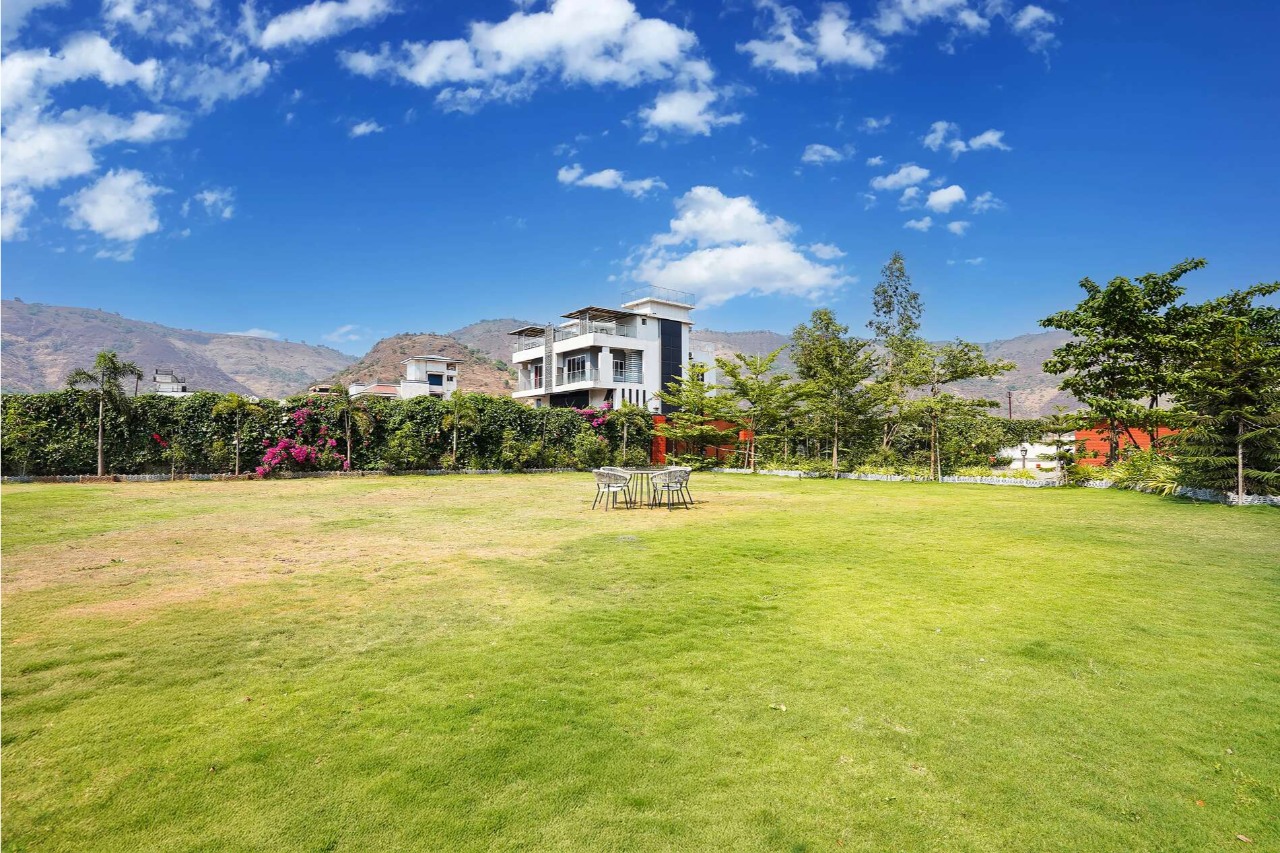 ELIVAAS Nimishka Villa 5 BHK Haven With Pvt Pool, Lavish Garden & Scenic Views 20/24