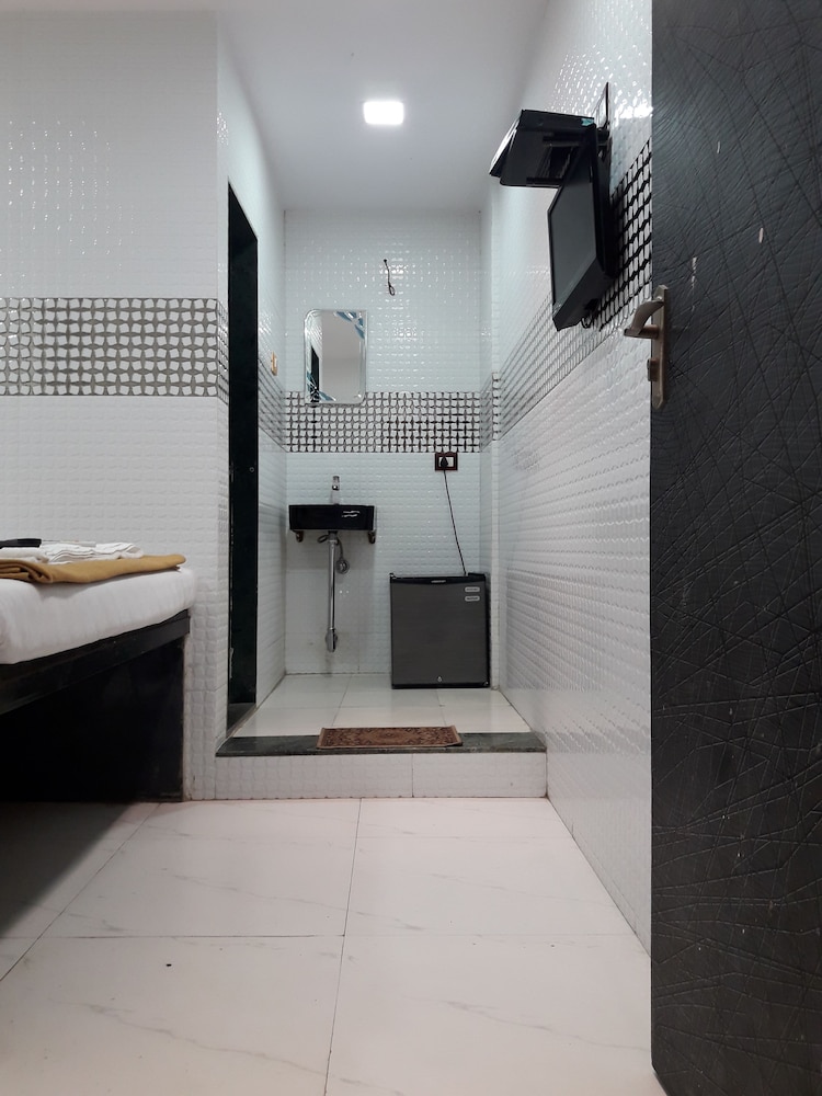 Hotel Janata 25/28