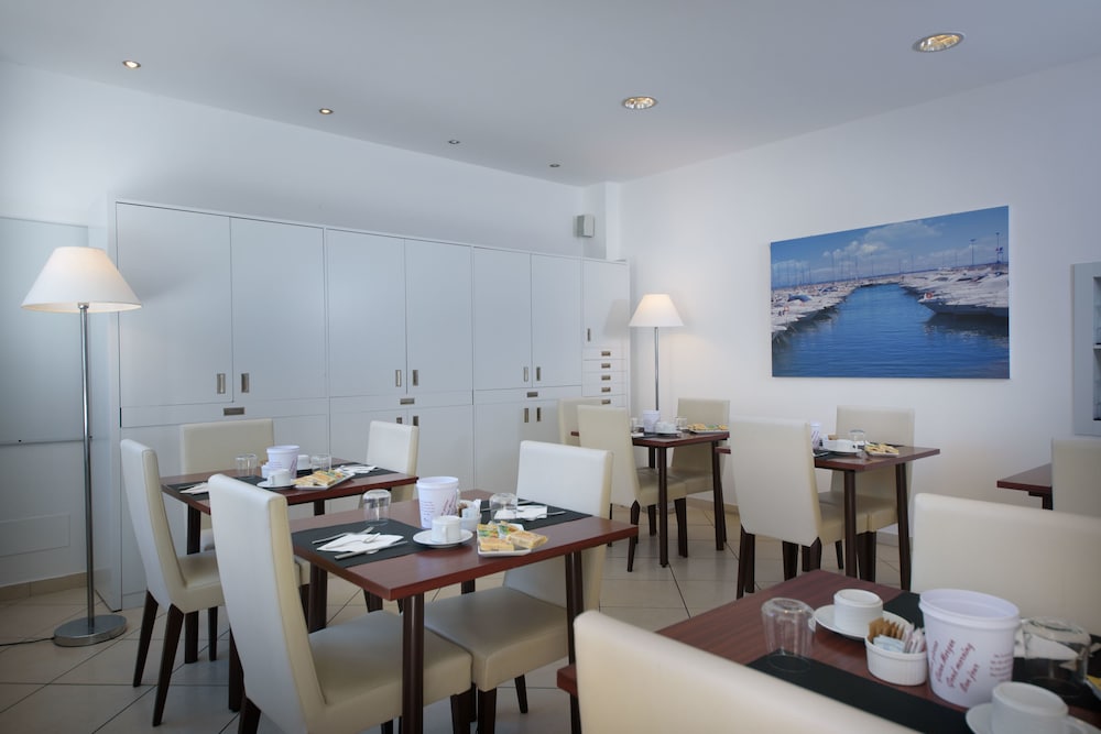 Hotel La Marina 44/63