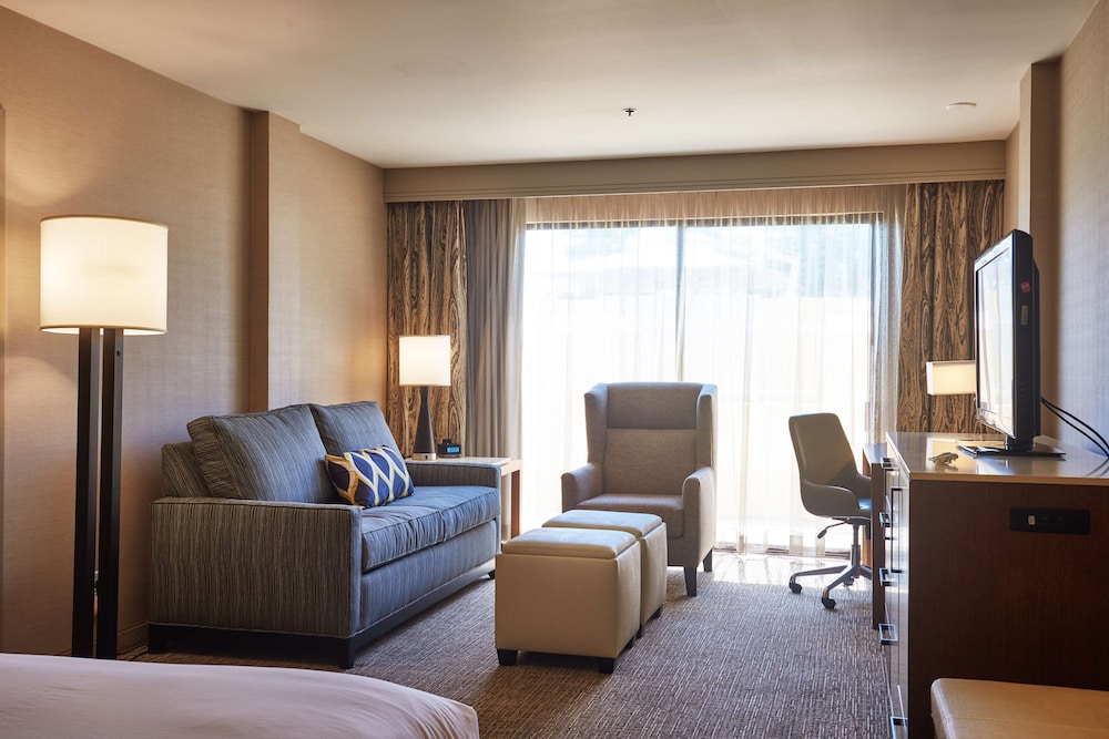 Doubletree By Hilton Fresno Convention Center 34/59