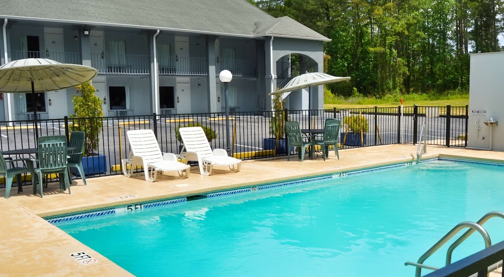 Days Inn by Wyndham Hardeeville Near Hilton Head 43/50