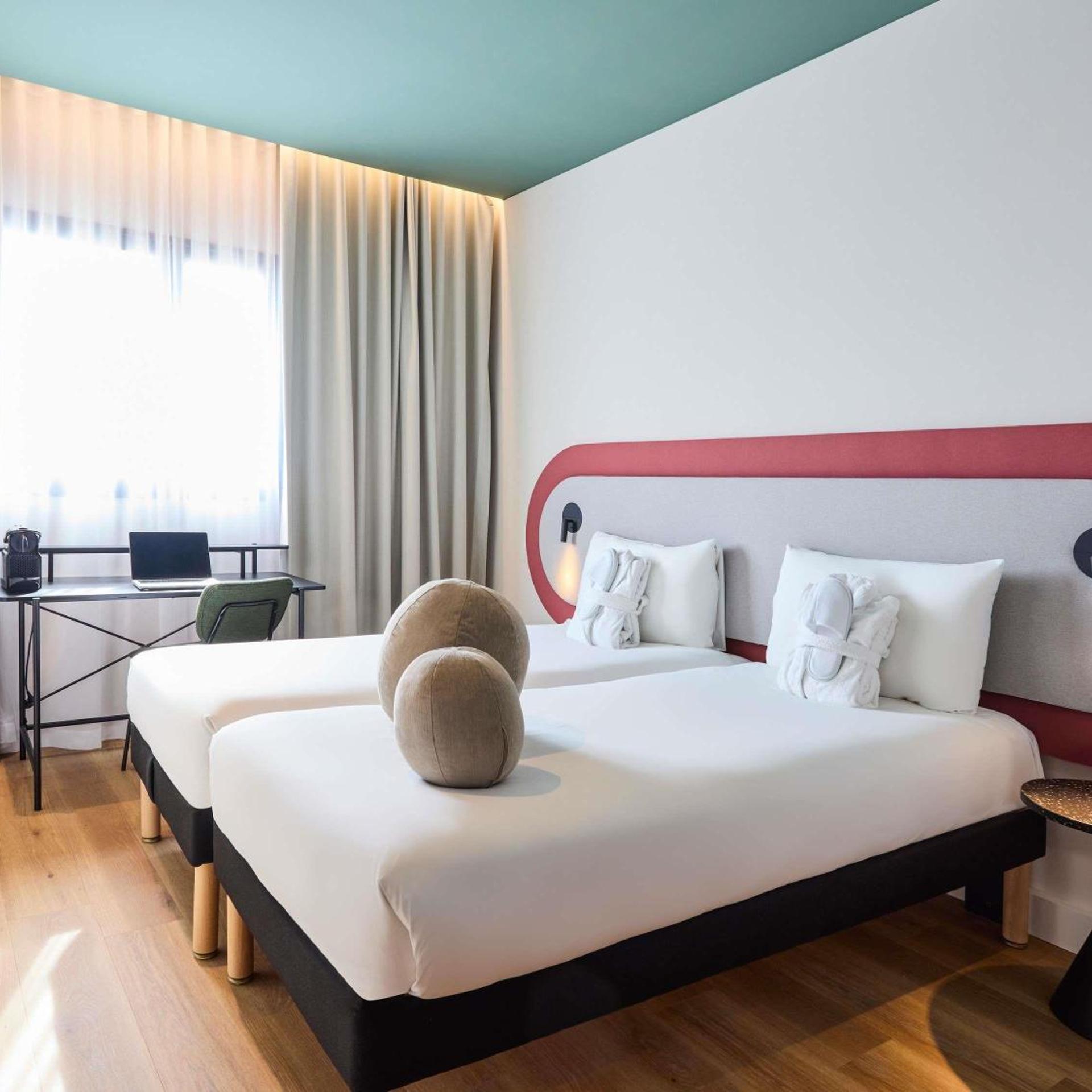 Business, Premium, Single Bed