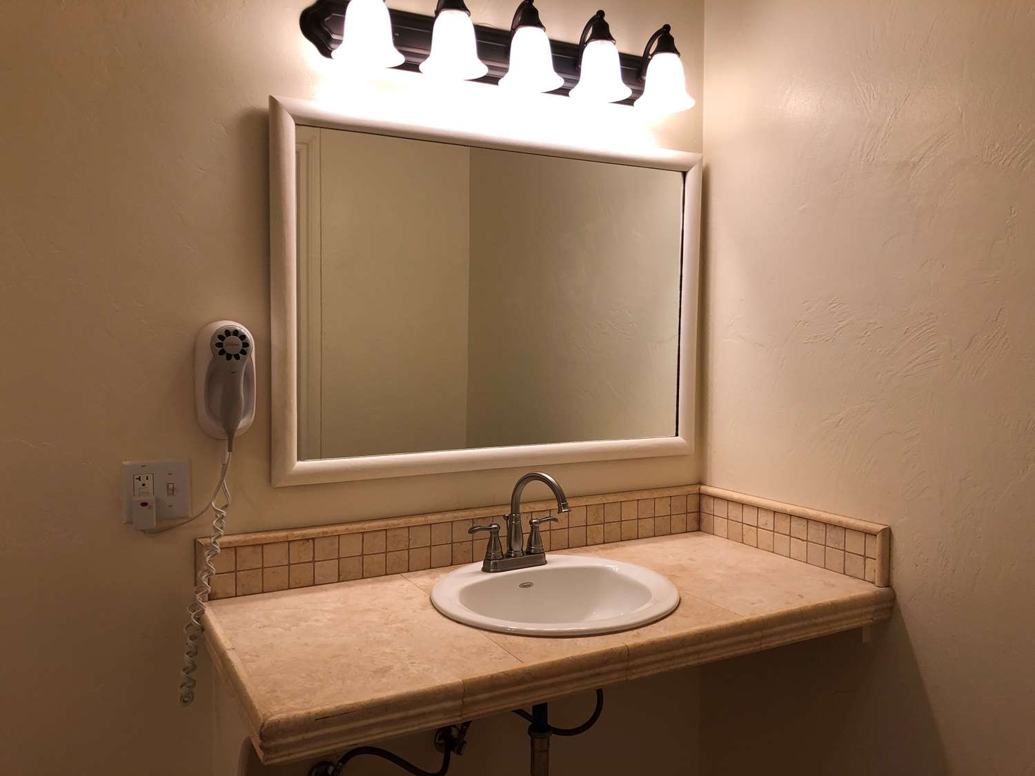 Best Western Country Lane Inn Juneau 60/60