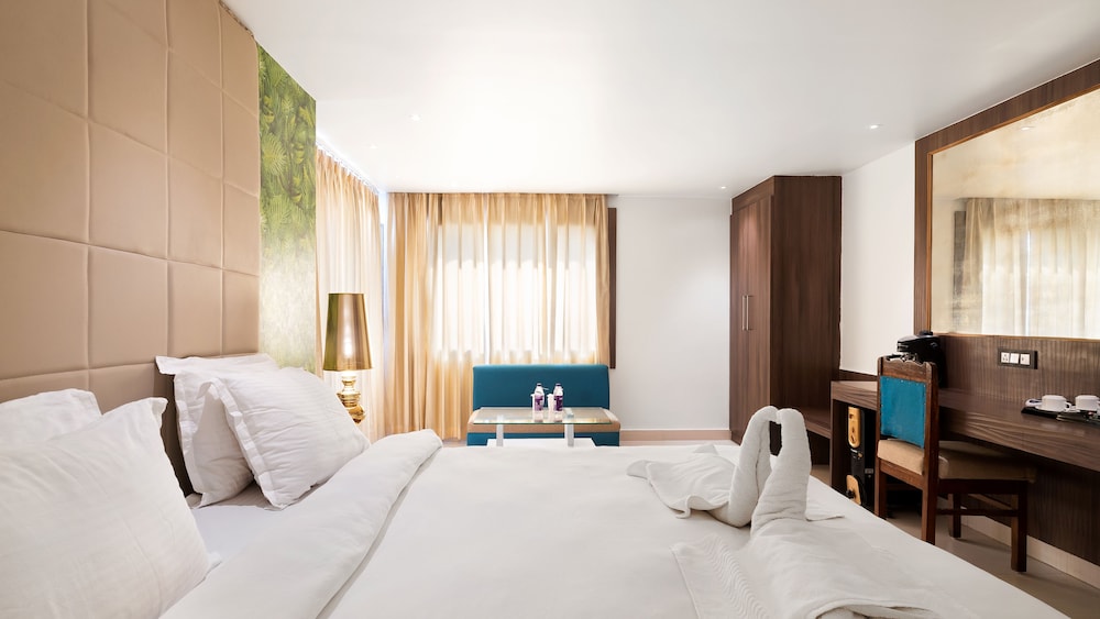 NIRANJANA HOTEL 14/50