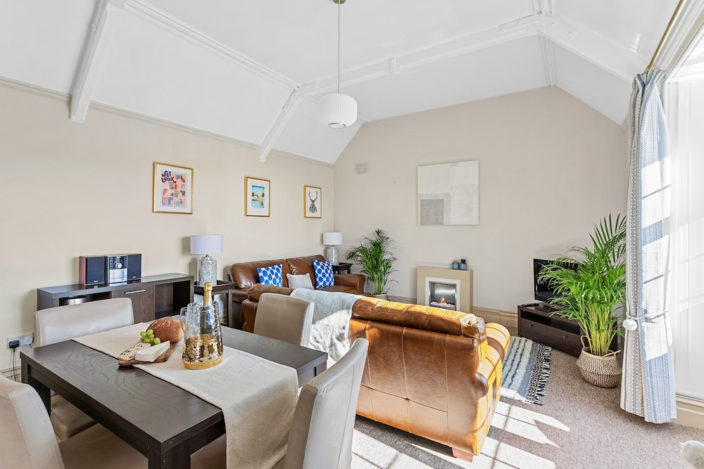 Bedford House Apartments 25/45