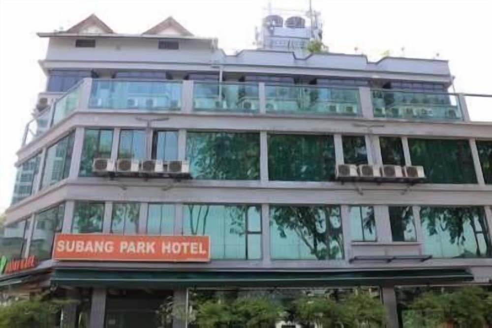 Subang Park Hotel 3/64