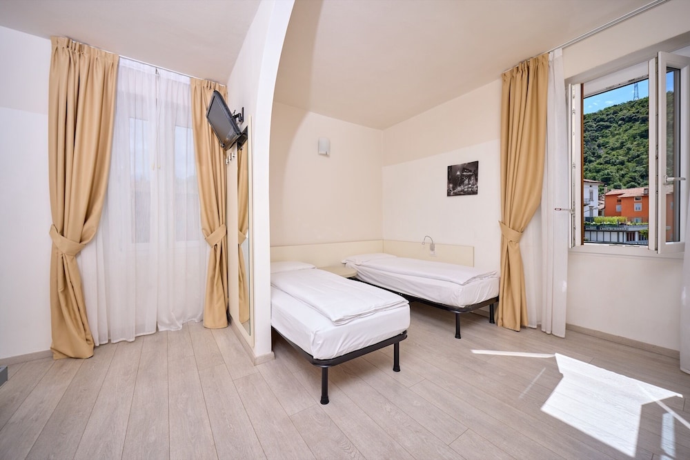 Hotel Geier 12/48