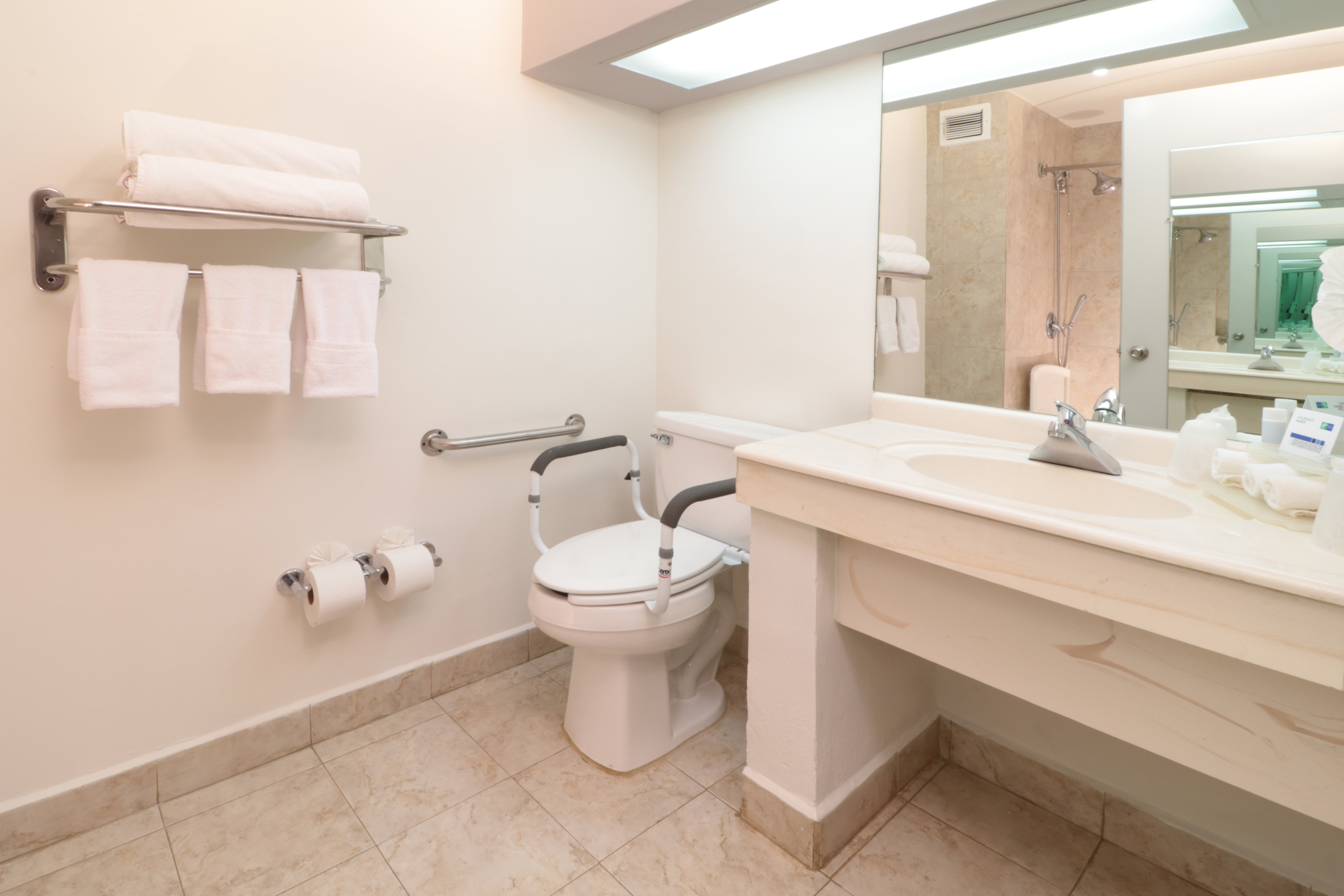 Holiday Inn Express Piedras Negras 71/72