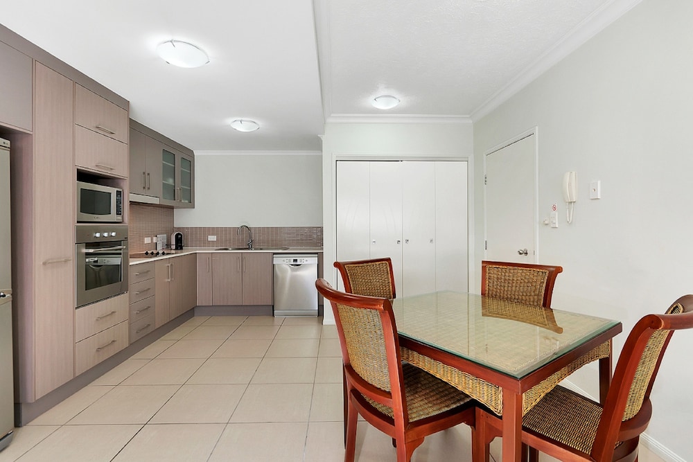 Elysium Apartments 59/68