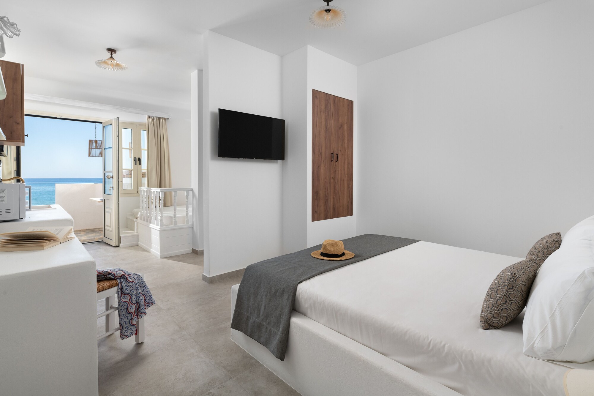 LUXURY, SUITE