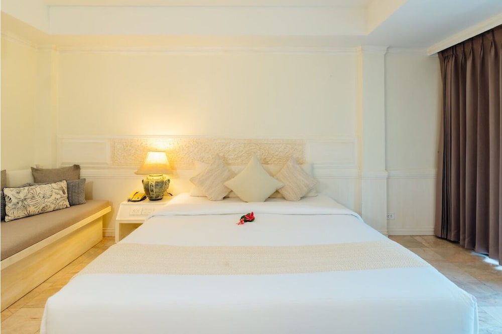 Fair House Beach Resort & Hotel 24/77
