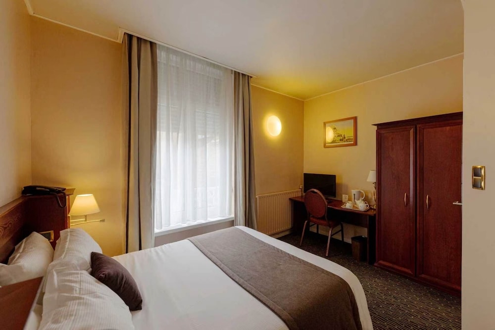 Metropol Hotel 18/66