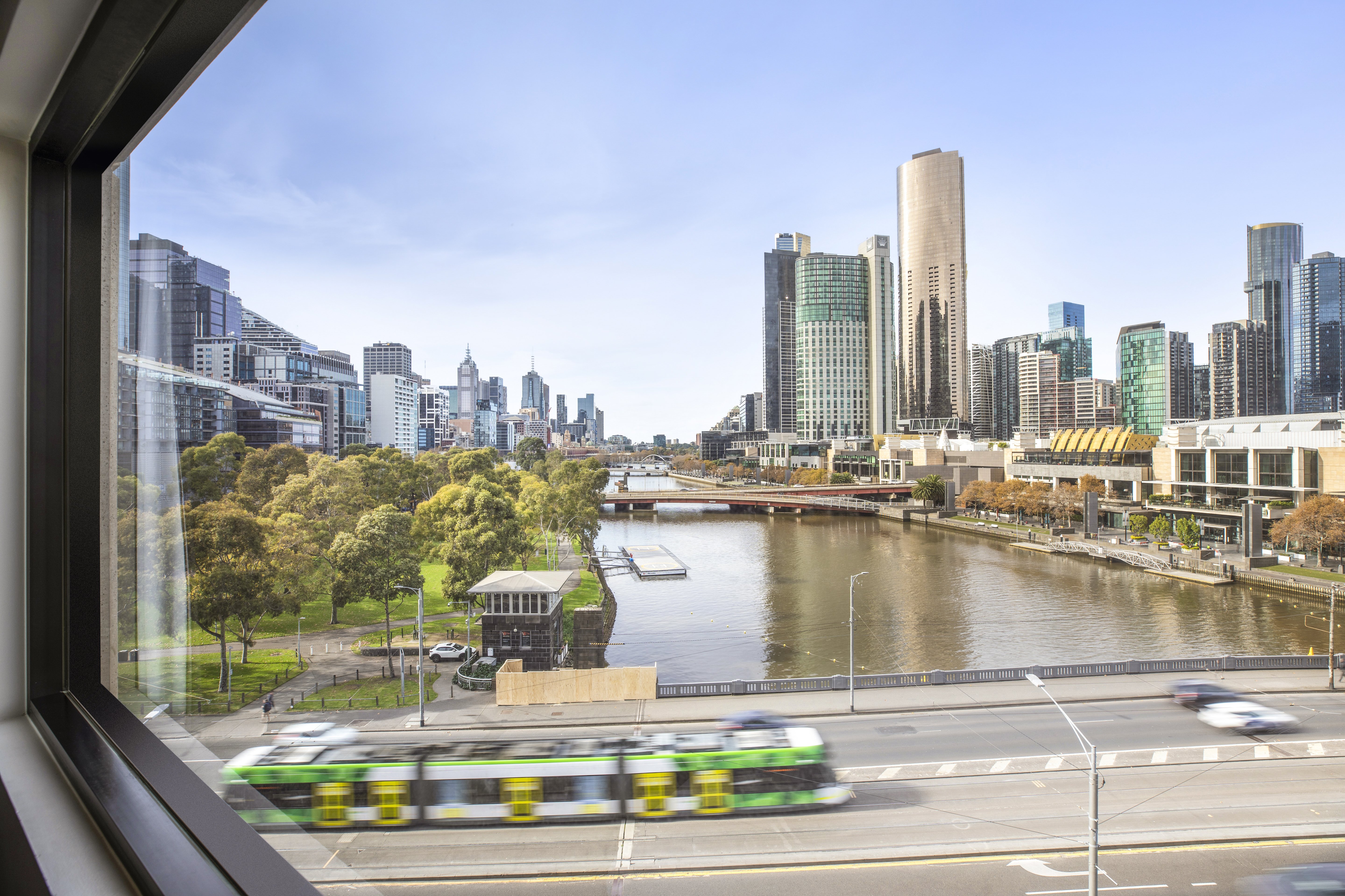 Crowne Plaza Hotel Melbourne 67/72